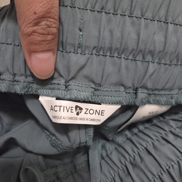 Active Zone Plus Size Drawstring Capri - Picture 5 of 11